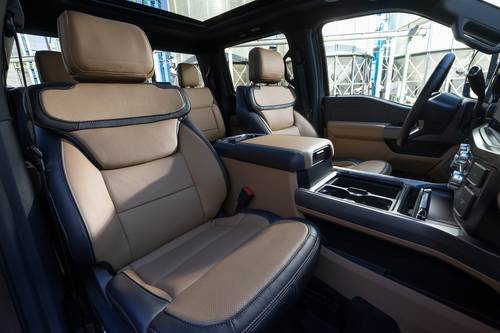2025 Ford F-350 Super Duty Lariat Crew Cab Pickup Interior Detail