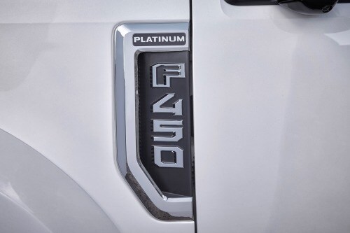 2017 Ford F-450 Super Duty Platinum Crew Cab Pickup Front Badge