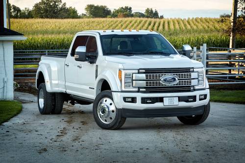 Ford F-450 Super Duty Platinum Crew Cab Pickup Exterior Shown
