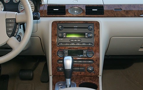 2005 Ford Five Hundred Limited Center Console