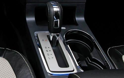 2011 Ford Flex Titanium Shifter Detail
