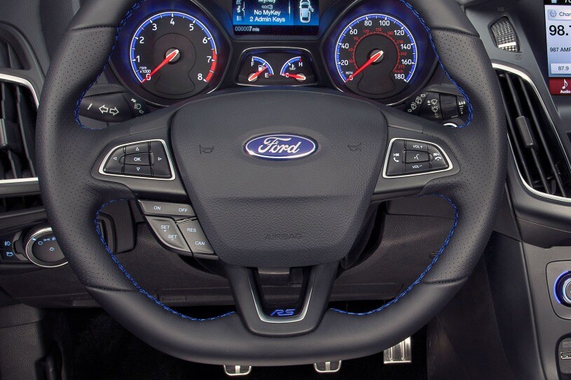 2016 Ford Focus RS Pictures - 25 Photos | Edmunds