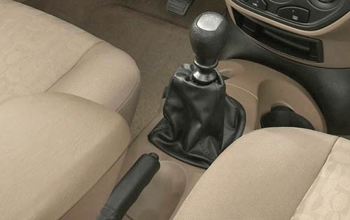 2006 Ford Focus Shifter