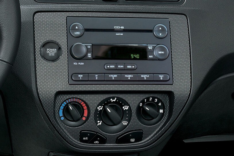 2007 Ford Focus Pictures 165 Photos Edmunds