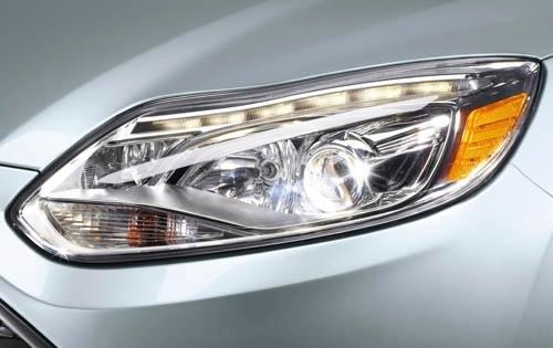 2012 Ford Focus BEV Headlamp Detail