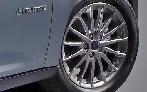 2012 Ford Focus BEV Wheel Detail