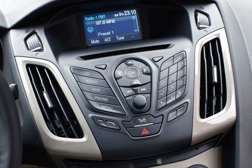 2013 Ford Focus Titanium Sedan Center Console