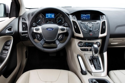 2013 Ford Focus Titanium Sedan Dashboard