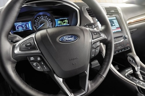 2016 Ford Fusion Hybrid SE Sedan Steering Wheel Detail