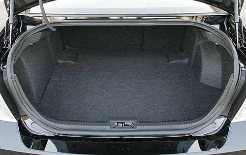 2006 Ford Fusion V6 SEL Sedan Cargo Area