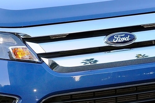 2010 Ford Fusion SEL Sedan Front Badge