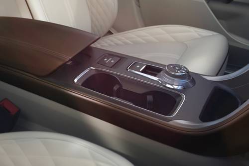 2017 Ford Fusion Platinum Sedan Cupholders