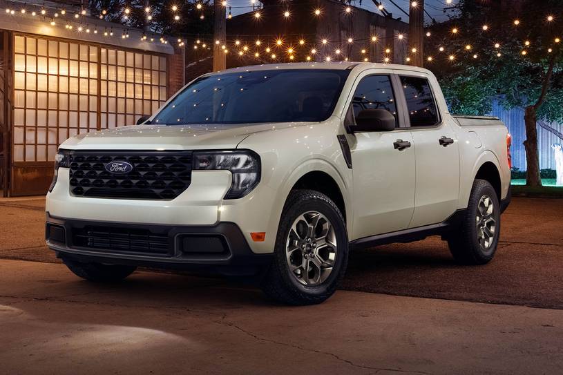 2025 Ford Maverick XLT Crew Cab Pickup Exterior
