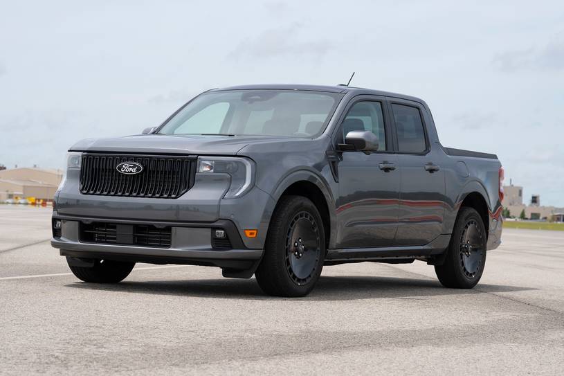 2026 Ford Maverick Lobo Crew Cab Pickup Exterior