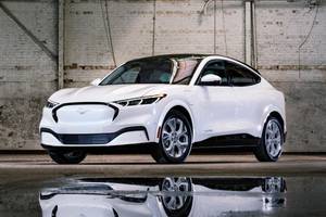 gelecek mustang 2023