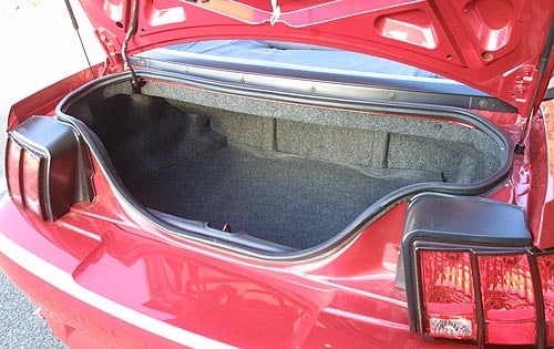 2001 Ford Mustang GT Deluxe 2dr Convertible