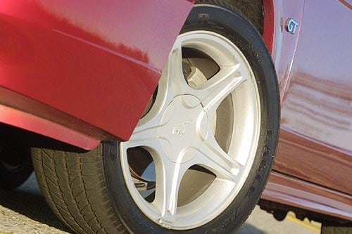 2001 Ford Mustang GT Deluxe 2dr Convertible