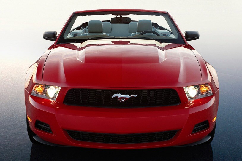 2010 Ford Mustang Pictures 230 Photos Edmunds