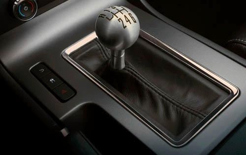 2011 Ford Mustang V6 Premium Center Console