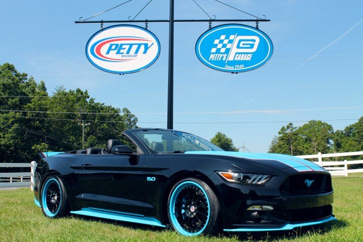 2016 Ford Mustang Gt King Edition Slated For Dealerships Edmunds 2016 Ford Mustang Gt King Edition Slated For Dealerships