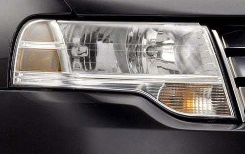2008 Ford Taurus X Headlamp Detail