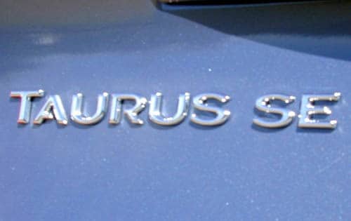 2000 Ford Taurus SE Sedan Rear Badging