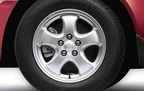 2006 Ford Taurus SE Wheel Detail