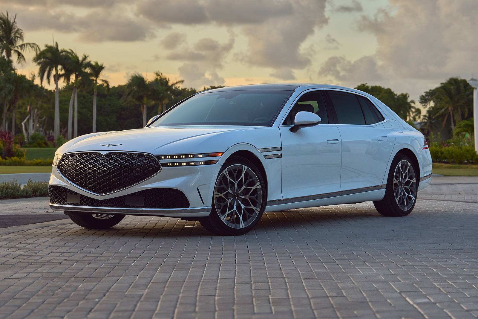Roof & A-Pillar Kit | GENESIS G90 2023 Roof & A-Pillar Kit | GENESIS G90 2023