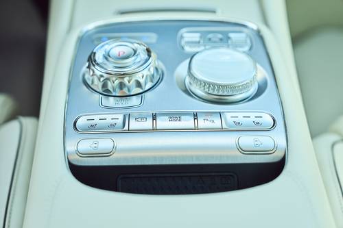 2026 Genesis G90 3.5T E-Supercharger Sedan Aux Controls
