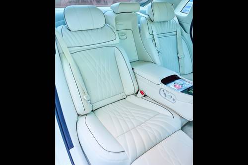 2026 Genesis G90 3.5T E-Supercharger Sedan Interior Detail