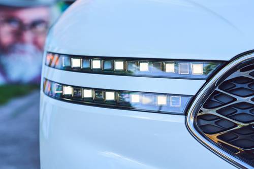 2026 Genesis G90 3.5T E-Supercharger Sedan Headlamp Detail