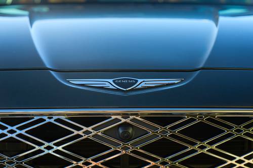 2025 Genesis GV80 3.5T Prestige 4dr SUV Front Badge
