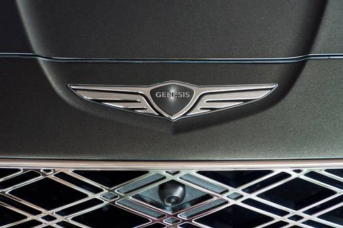 2025 Genesis GV80 3.5T Prestige 4dr SUV Front Badge