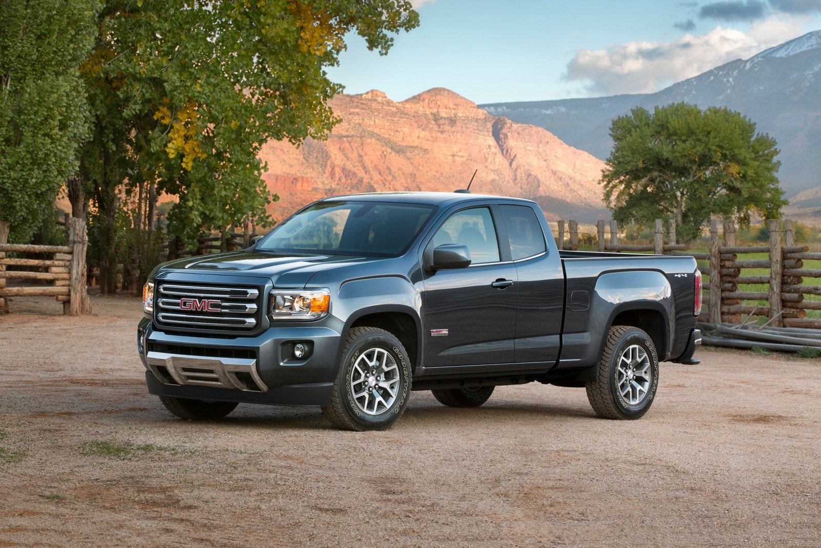 Grille | GMC CANYON SLE 2017 Grille | GMC CANYON SLE 2017