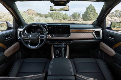 2025 GMC Canyon Denali Crew Cab Pickup Dashboard