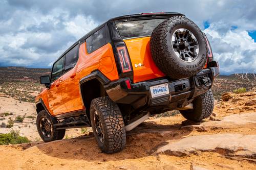 2025 GMC HUMMER EV SUV 3X 4dr SUV Exterior. Extreme Off-Road Package Shown.