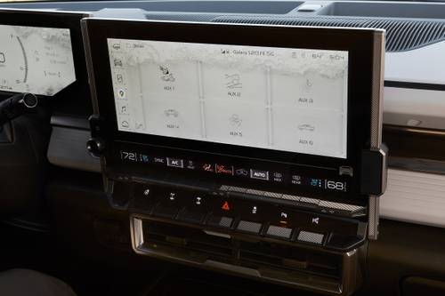 2024 GMC HUMMER EV 3X Crew Cab Pickup Center Console