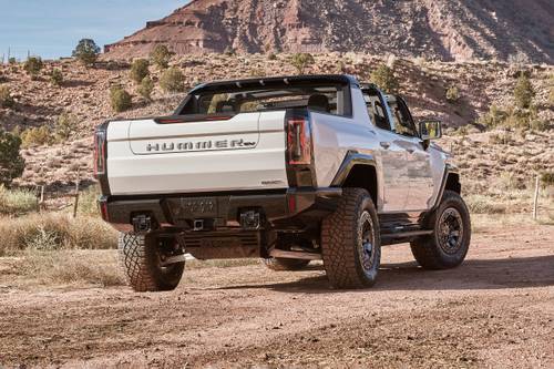 2024 GMC HUMMER EV 3X Crew Cab Pickup Exterior. Options Shown.