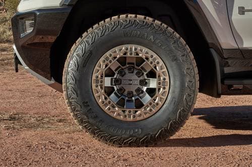 2024 GMC HUMMER EV 3X Crew Cab Pickup Wheel. Options Shown.