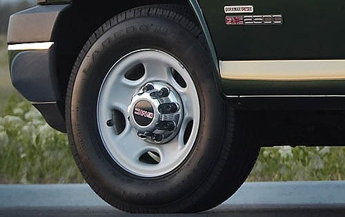 2006 GMC Savana Cargo 2500 Wheel Detail