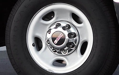 2007 GMC Savana Cargo Wheel Detail