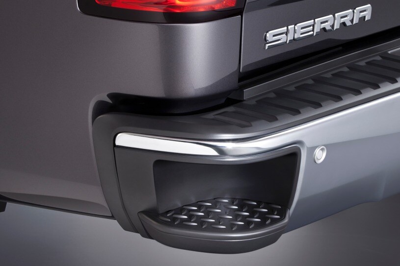 2014 GMC Sierra 1500 Integrated Bumper Step Detail