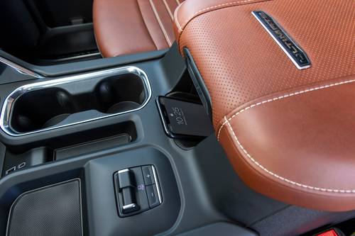2025 GMC Sierra 3500HD Denali Ultimate Crew Cab Pickup Interior Detail