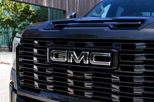 2025 GMC Sierra 3500HD Denali Ultimate Crew Cab Pickup Front Badge