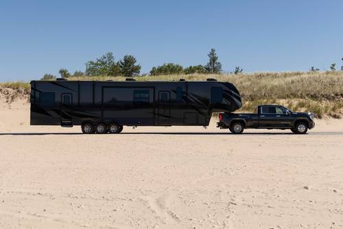 2025 GMC Sierra 3500HD Denali Crew Cab Pickup Lifestyle Exterior