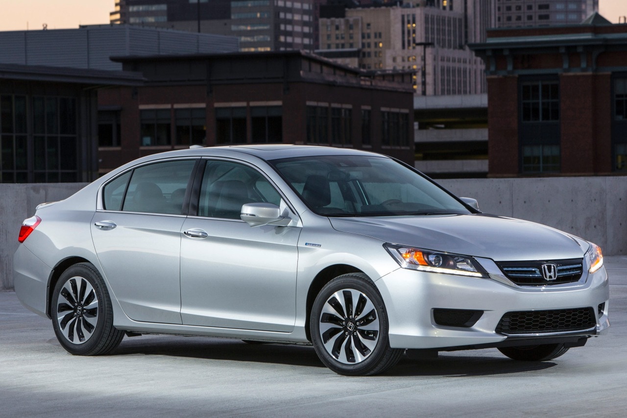 Used 2017 Honda Accord Hybrid For Pricing Features Edmunds