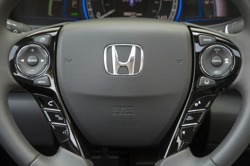 2017 Honda Accord Hybrid Touring Sedan Aux Controls