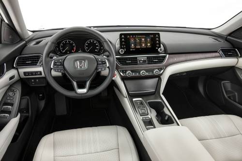 Honda Accord Hybrid Touring Sedan Dashboard