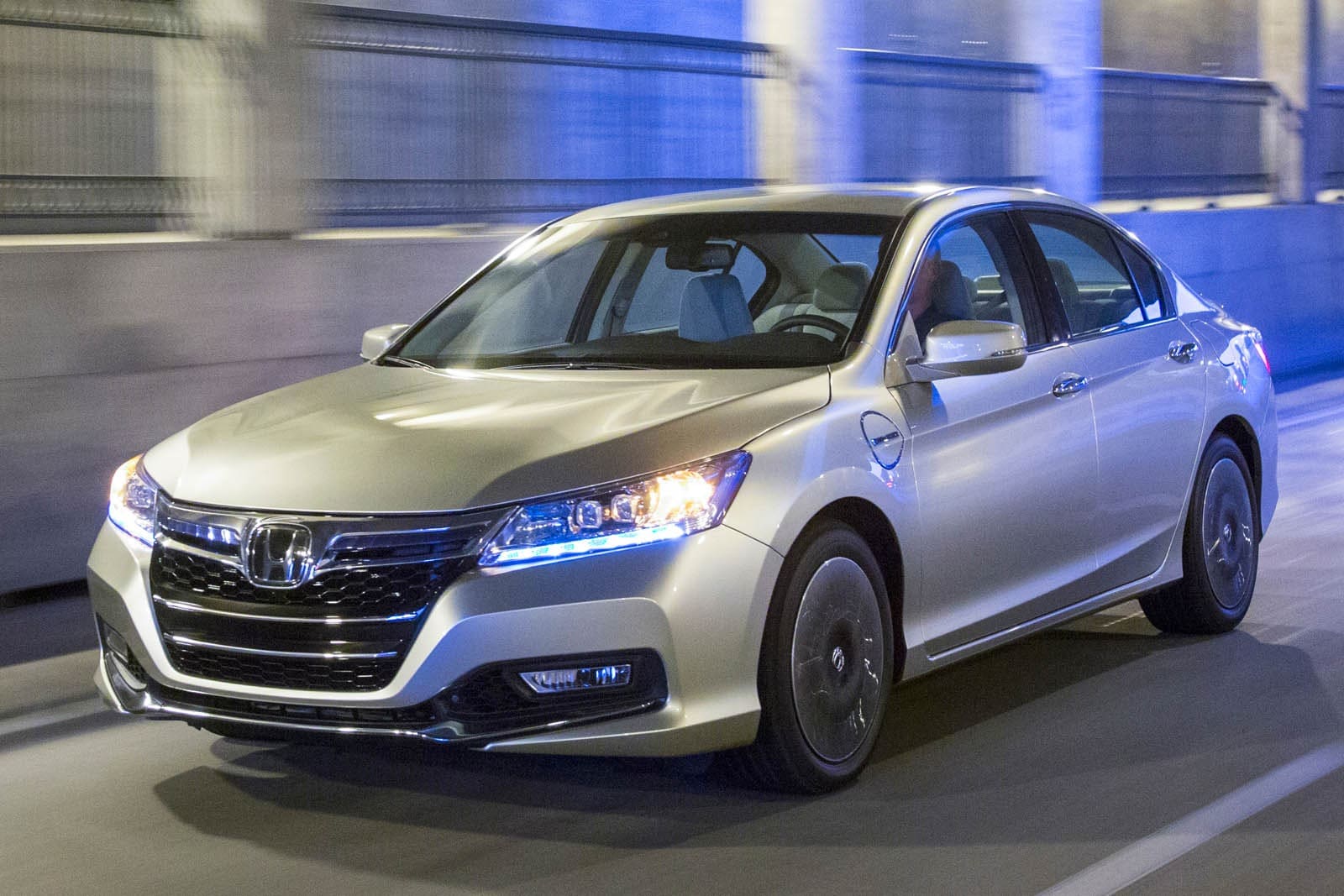 2014 HONDA ACCORD HYBRID REVIEW visual data 7