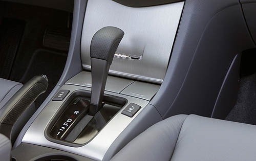 2006 Honda Accord EX V-6 2dr Coupe Center Console